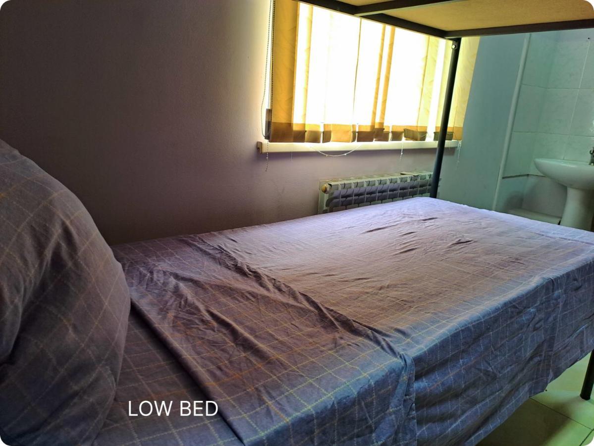 Fox Park Hostel Ałma Ata Zewnętrze zdjęcie
